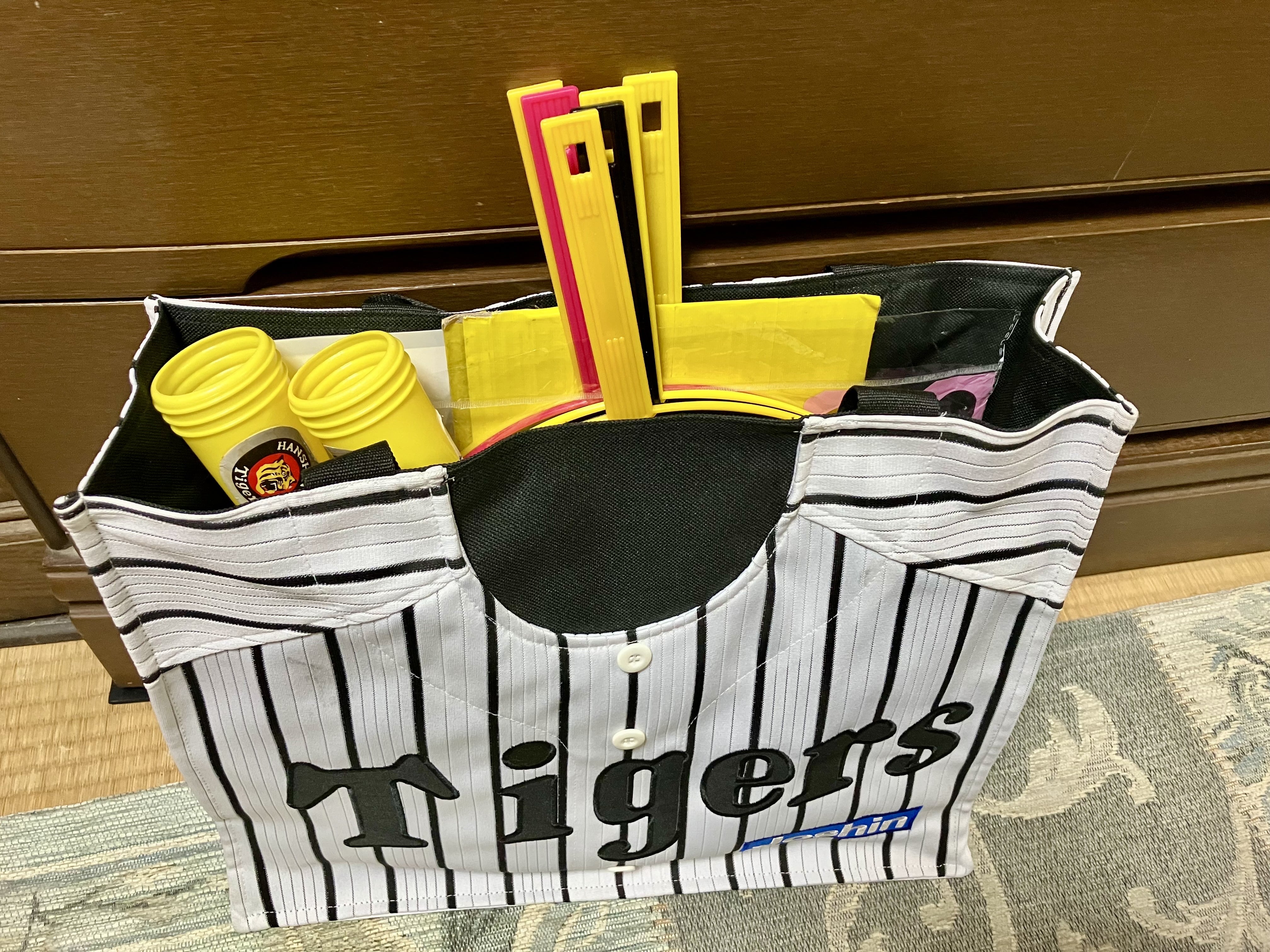 甲子園用のマイバッグも阪神ユニデザイン!